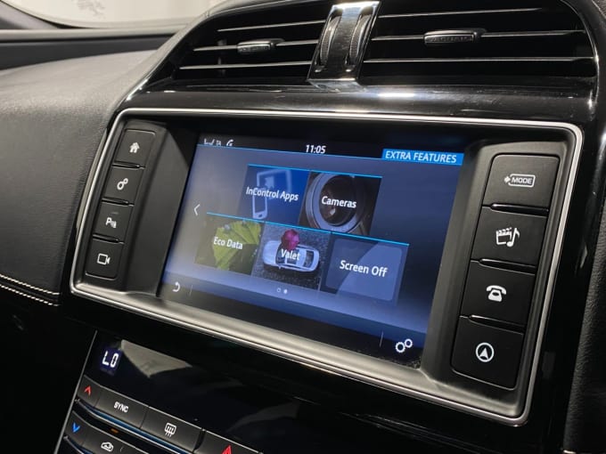 2025 Jaguar Xe
