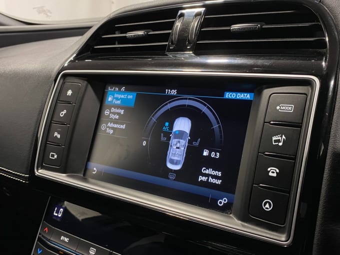 2025 Jaguar Xe