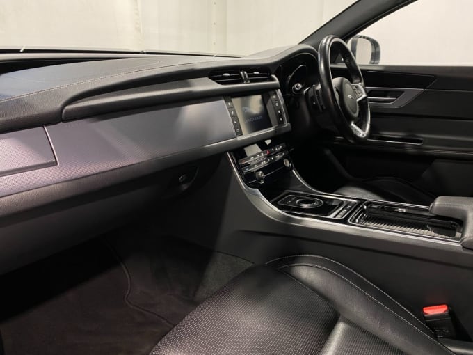 2025 Jaguar Xf