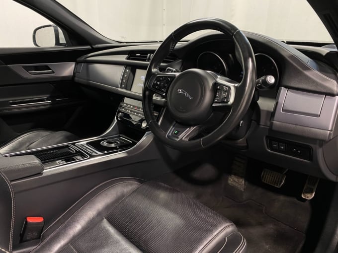 2025 Jaguar Xf