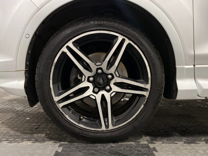 2025 Ford Kuga