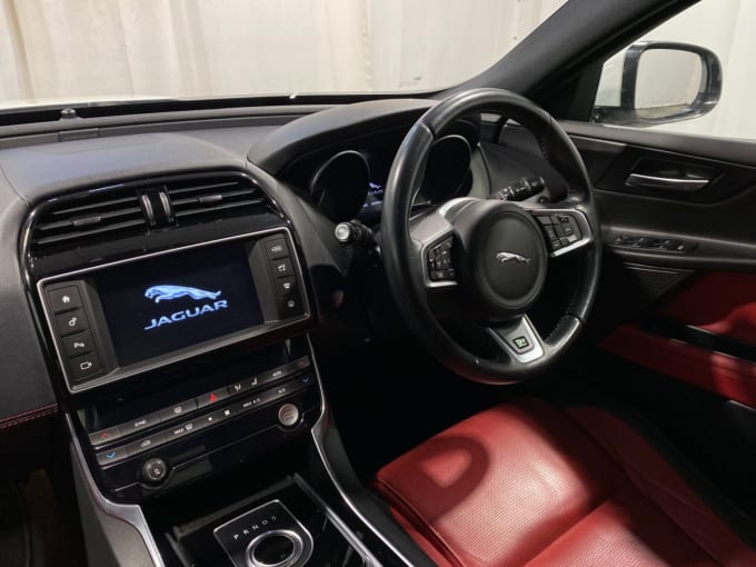 2016 Jaguar Xe