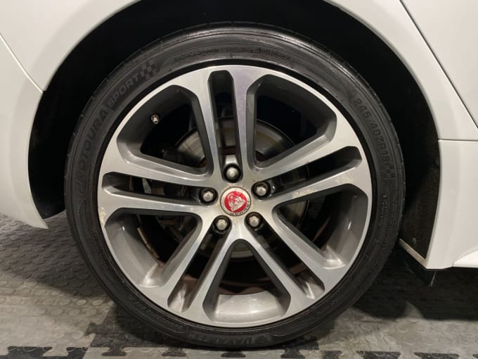 2016 Jaguar Xe