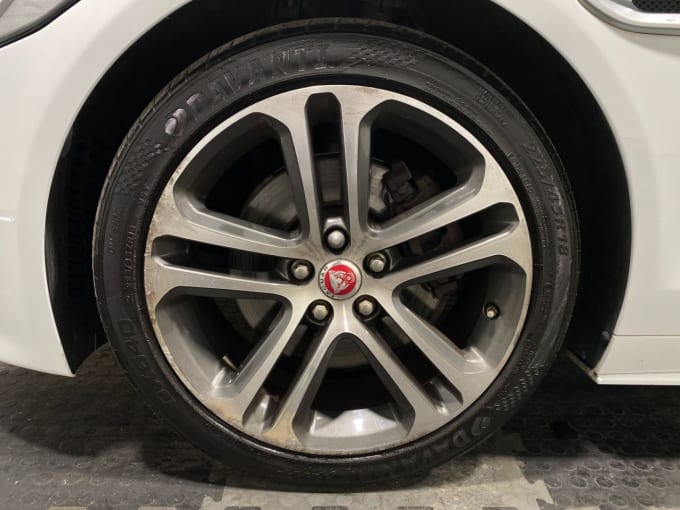 2016 Jaguar Xe