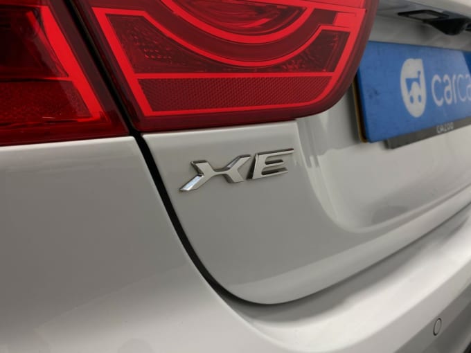 2016 Jaguar Xe