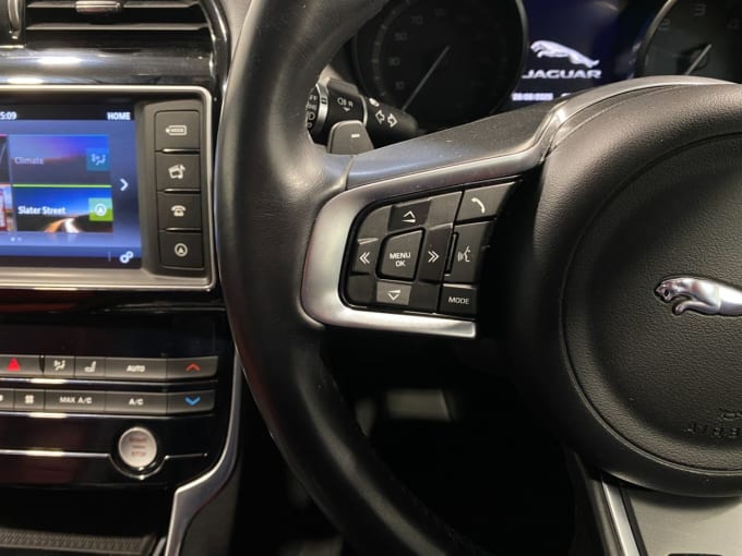 2016 Jaguar Xe