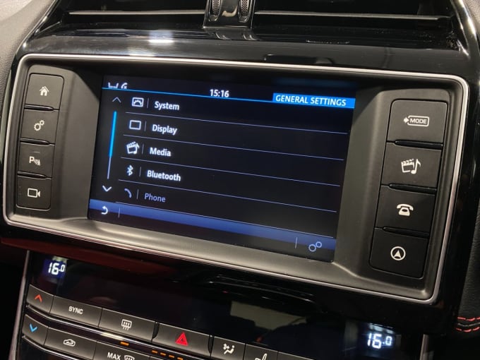 2016 Jaguar Xe