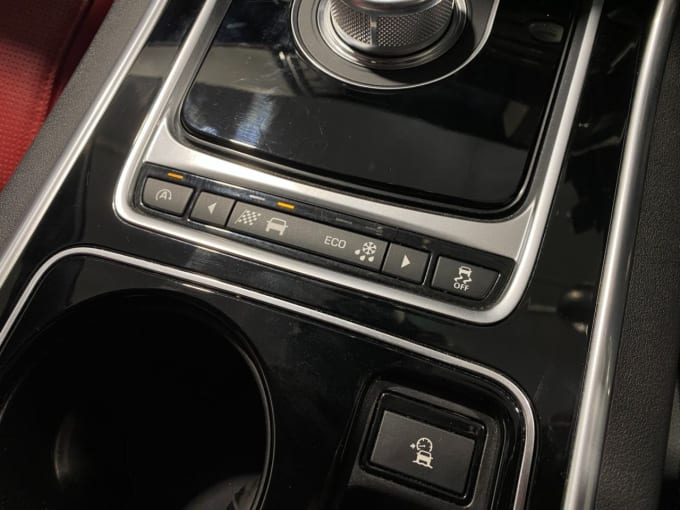 2016 Jaguar Xe