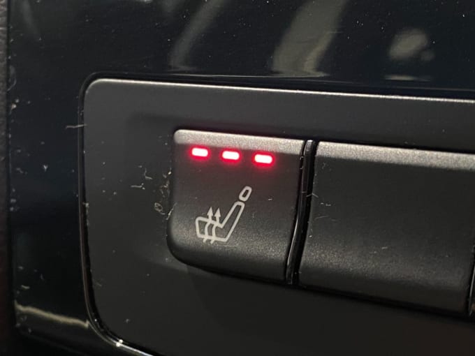 2025 Infiniti Q30