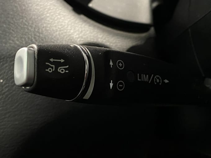 2025 Infiniti Q30