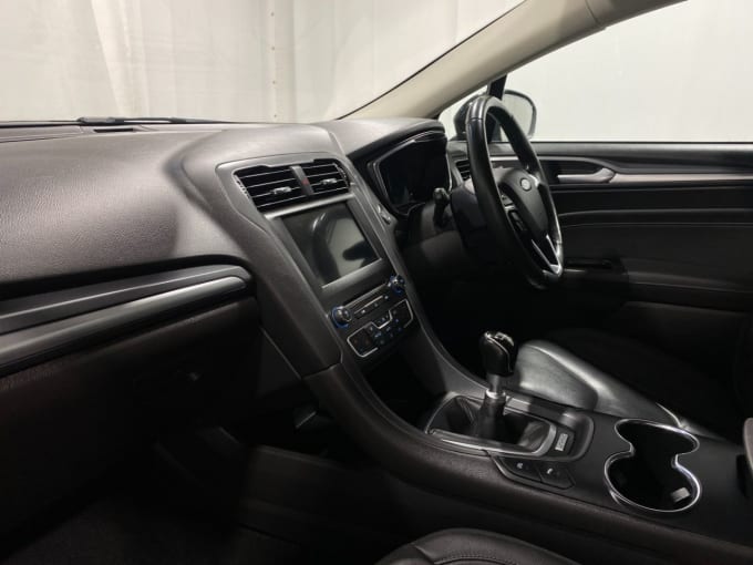 2025 Ford Mondeo