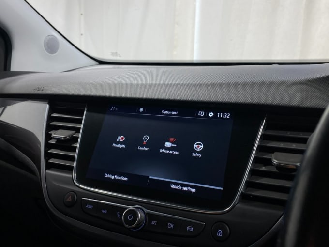 2025 Vauxhall Crossland X