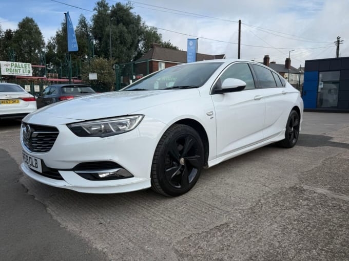 2025 Vauxhall Insignia