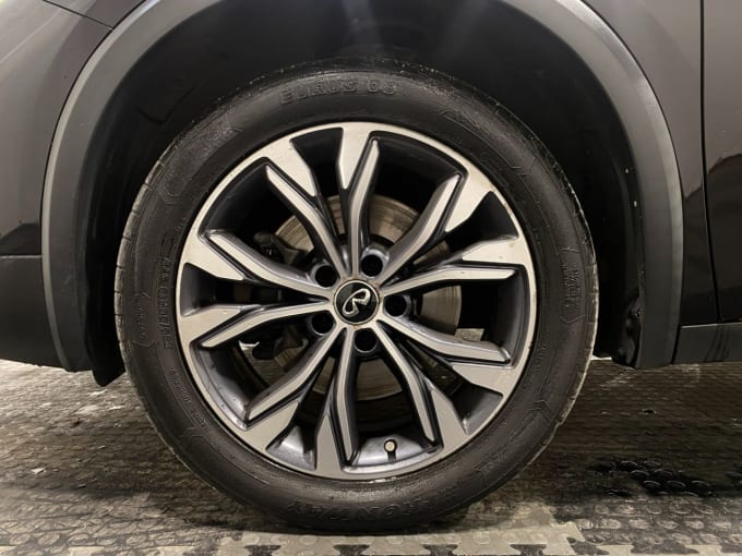 2025 Infiniti Qx30