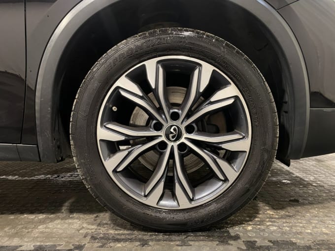 2025 Infiniti Qx30