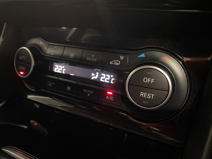 2025 Infiniti Qx30
