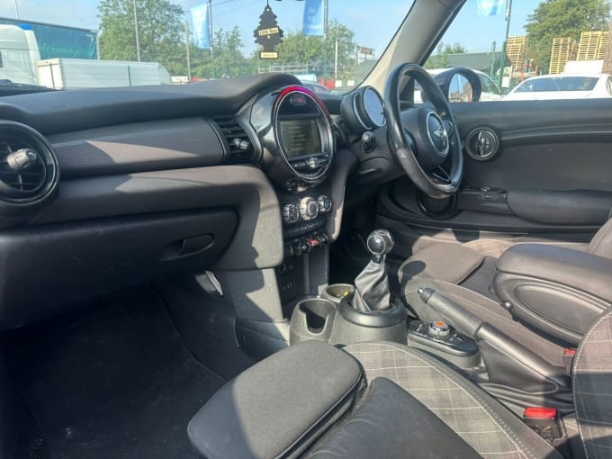 2025 Mini Hatch