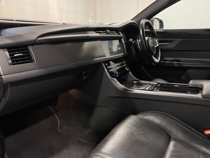 2025 Jaguar Xf