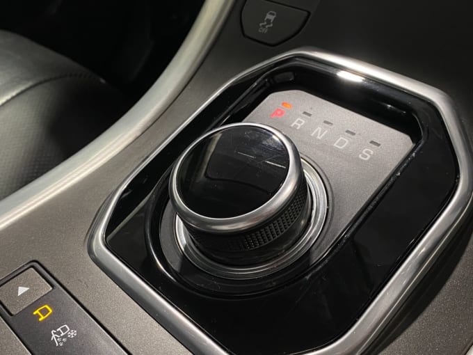 2025 Land Rover Range Rover Evoque