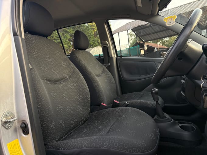 2004 Toyota Yaris