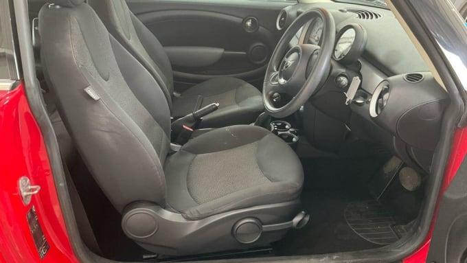 2025 Mini Hatch