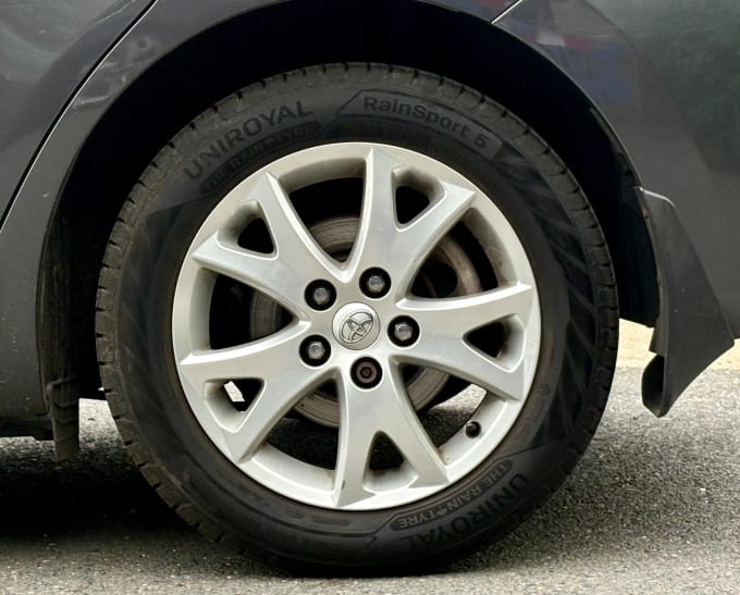 2025 Toyota Auris