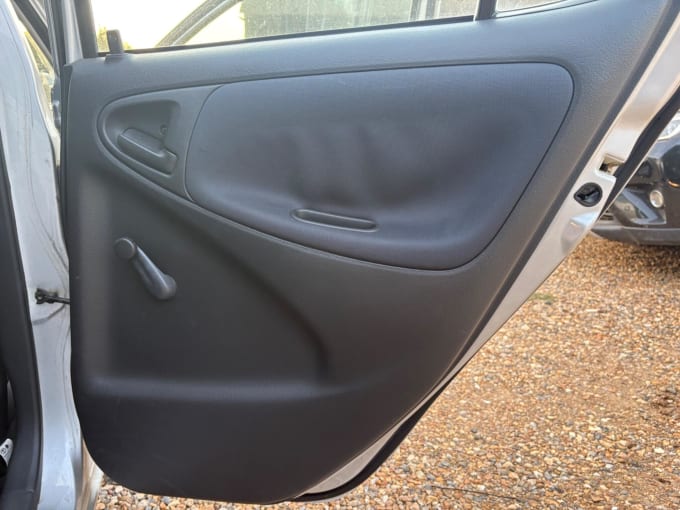 2004 Toyota Yaris