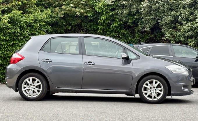2025 Toyota Auris