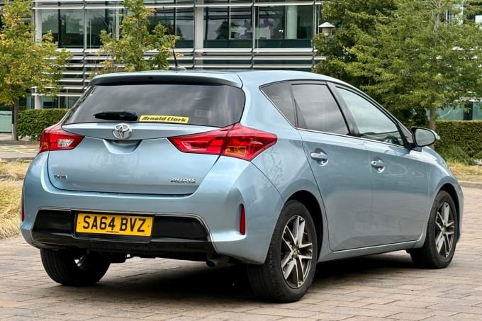2025 Toyota Auris