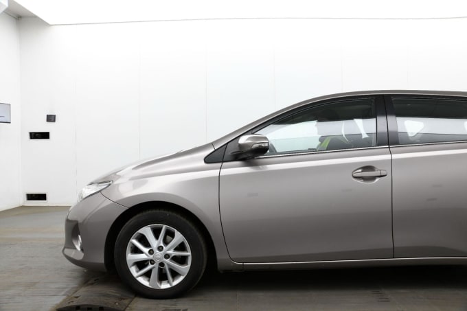 2025 Toyota Auris