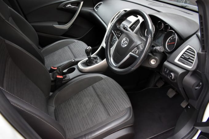 2025 Vauxhall Astra