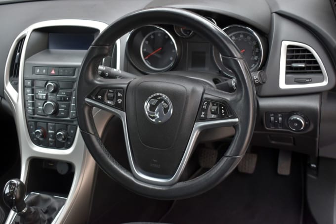 2025 Vauxhall Astra
