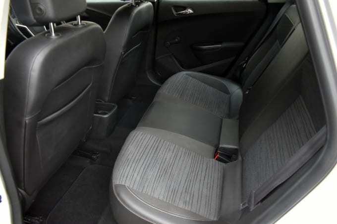 2025 Vauxhall Astra