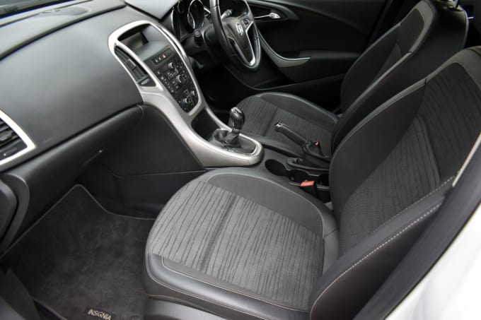 2025 Vauxhall Astra