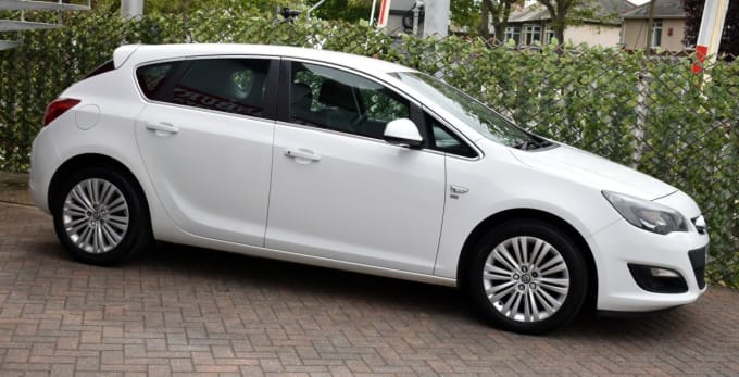 2025 Vauxhall Astra