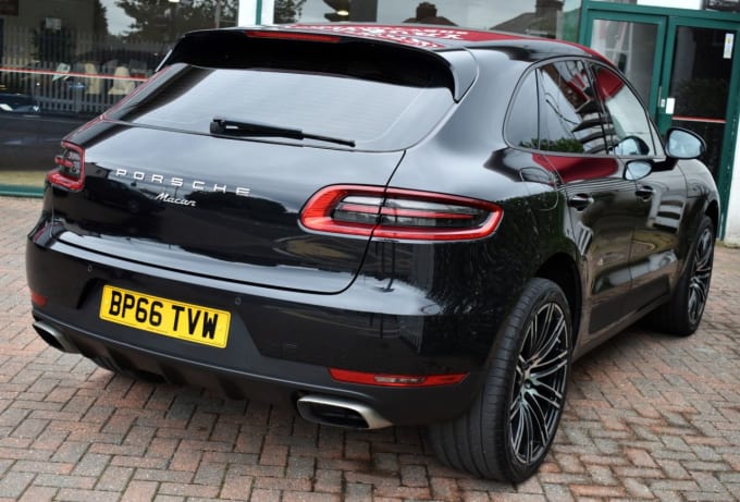 2025 Porsche Macan