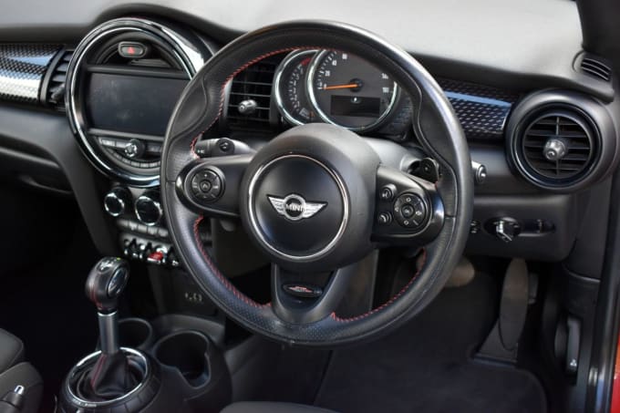 2025 Mini Hatch