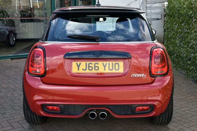 2025 Mini Hatch