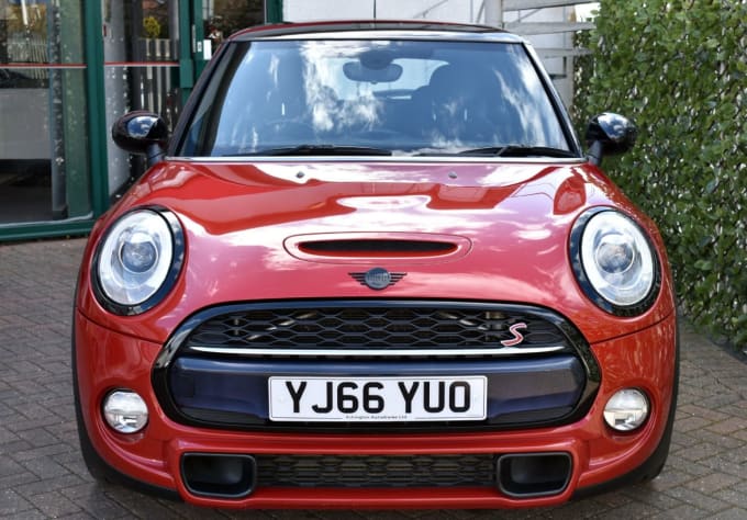 2025 Mini Hatch