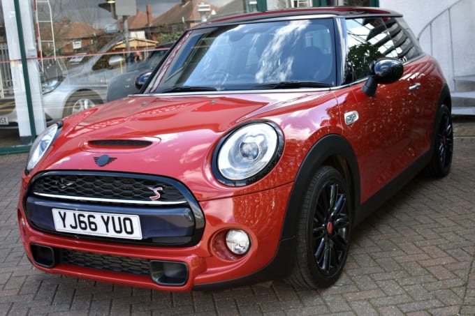2025 Mini Hatch