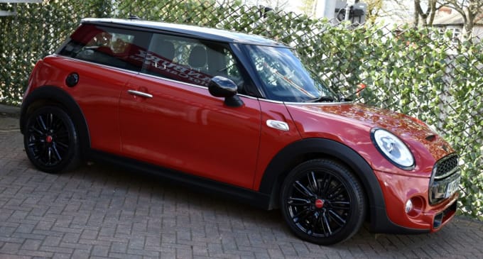 2025 Mini Hatch