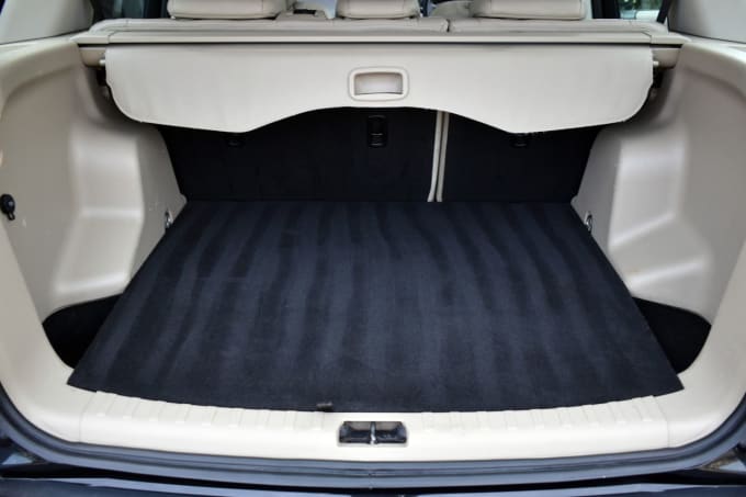2025 Land Rover Freelander 2