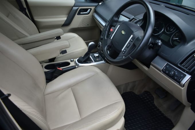 2025 Land Rover Freelander 2