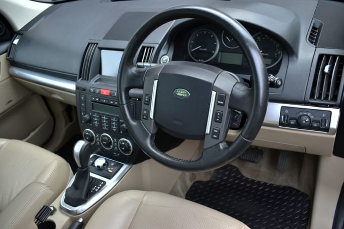 2025 Land Rover Freelander 2