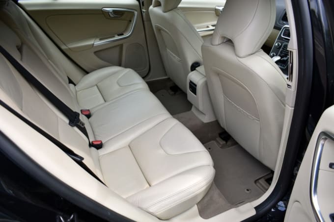 2025 Volvo V60
