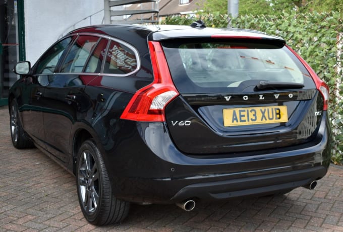 2025 Volvo V60