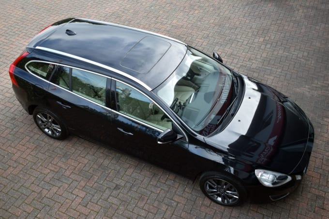 2025 Volvo V60