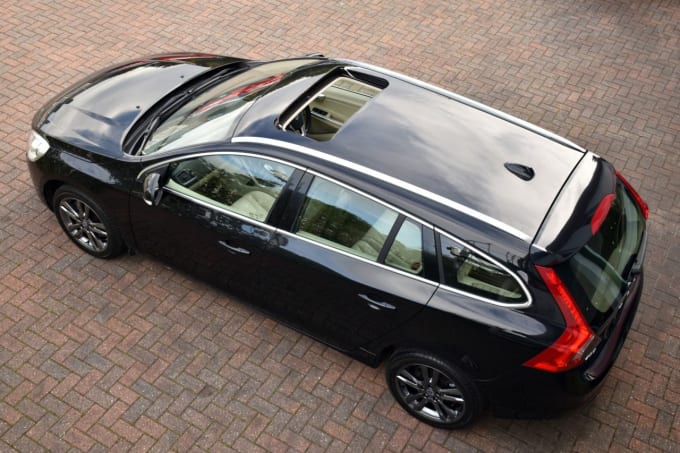 2025 Volvo V60