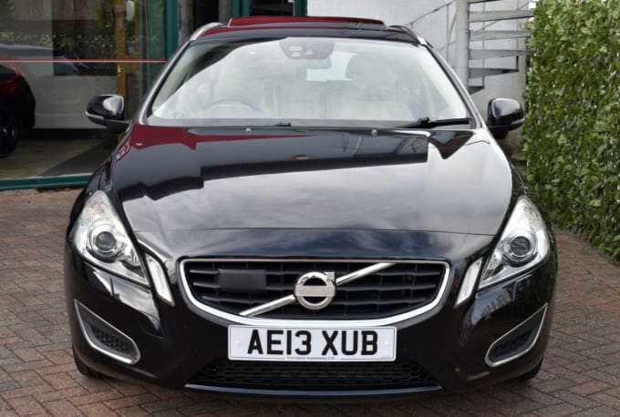 2025 Volvo V60
