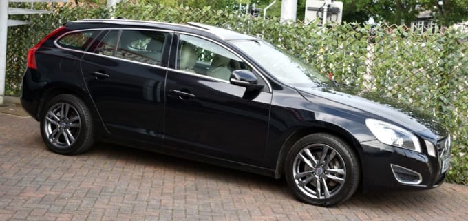 2025 Volvo V60